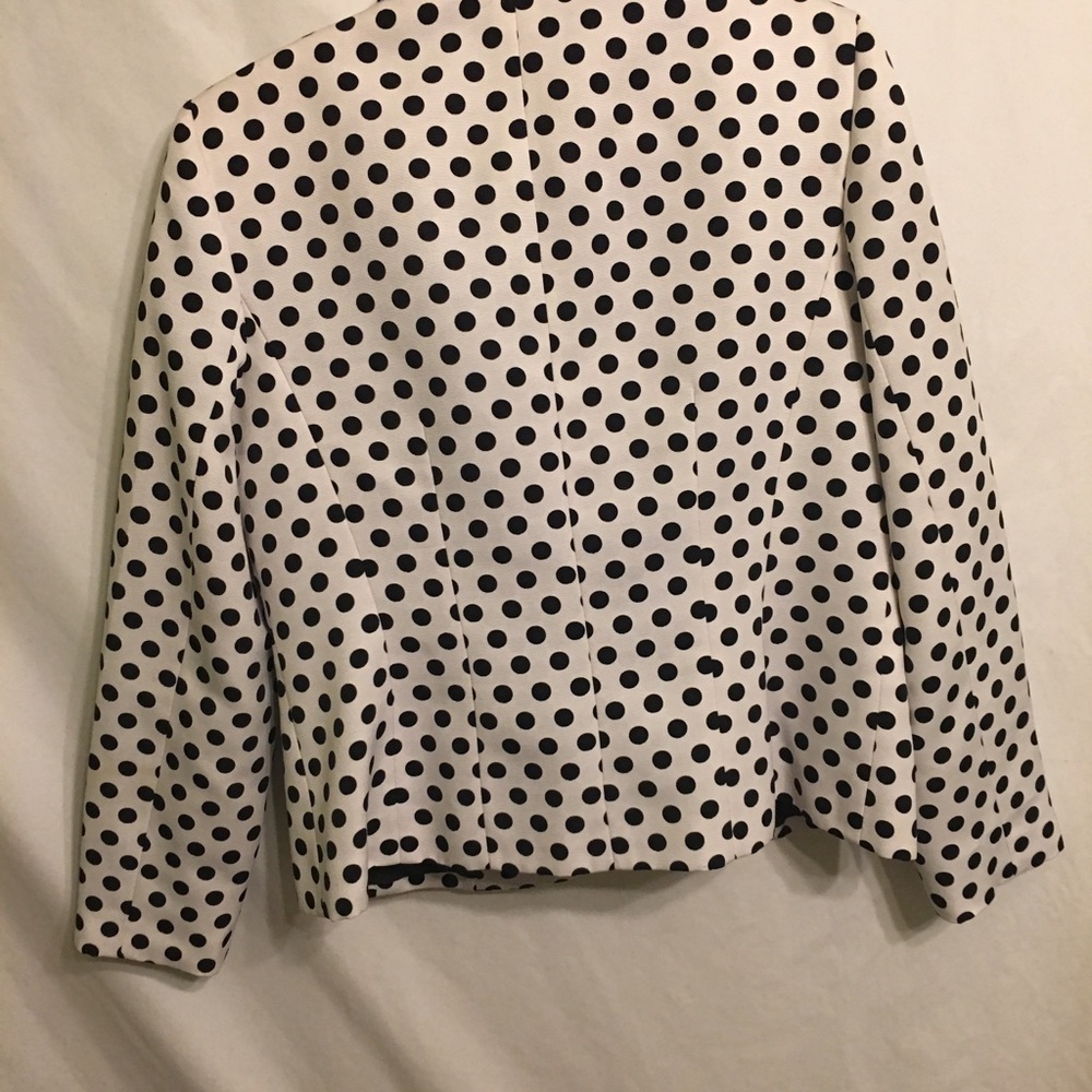 Blazer - Picture 3 of 8